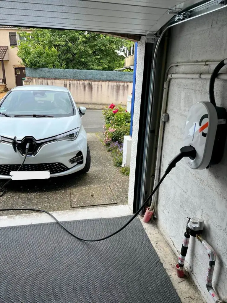 Borne recharge voiture électrique maison