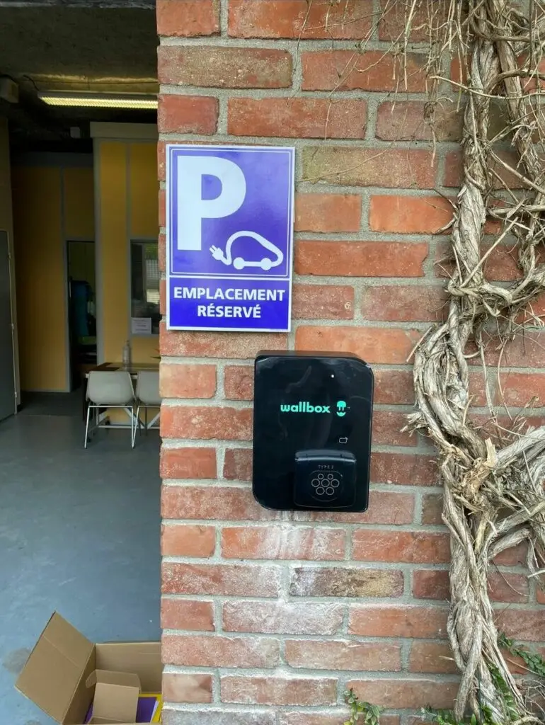 Borne électrique entreprise